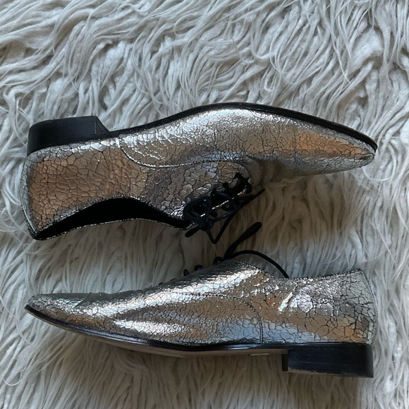 Michael Kors Collection Metallic Silver Leather Crackled Lace Up Loafers Sz 37.5 - Picture 3 of 10